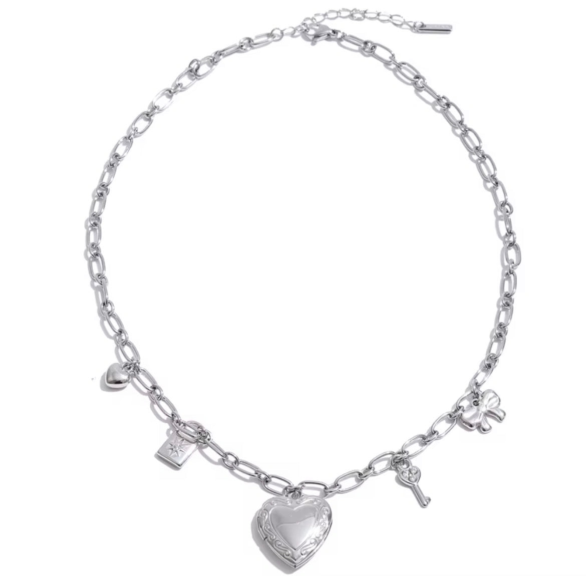 Corazón de la Suerte Locket