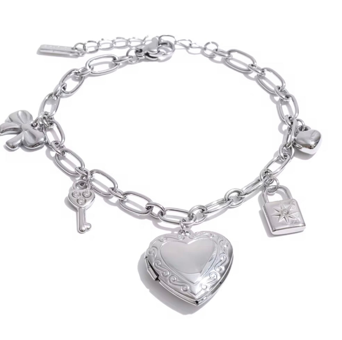 Corazón de la Suerte Locket
