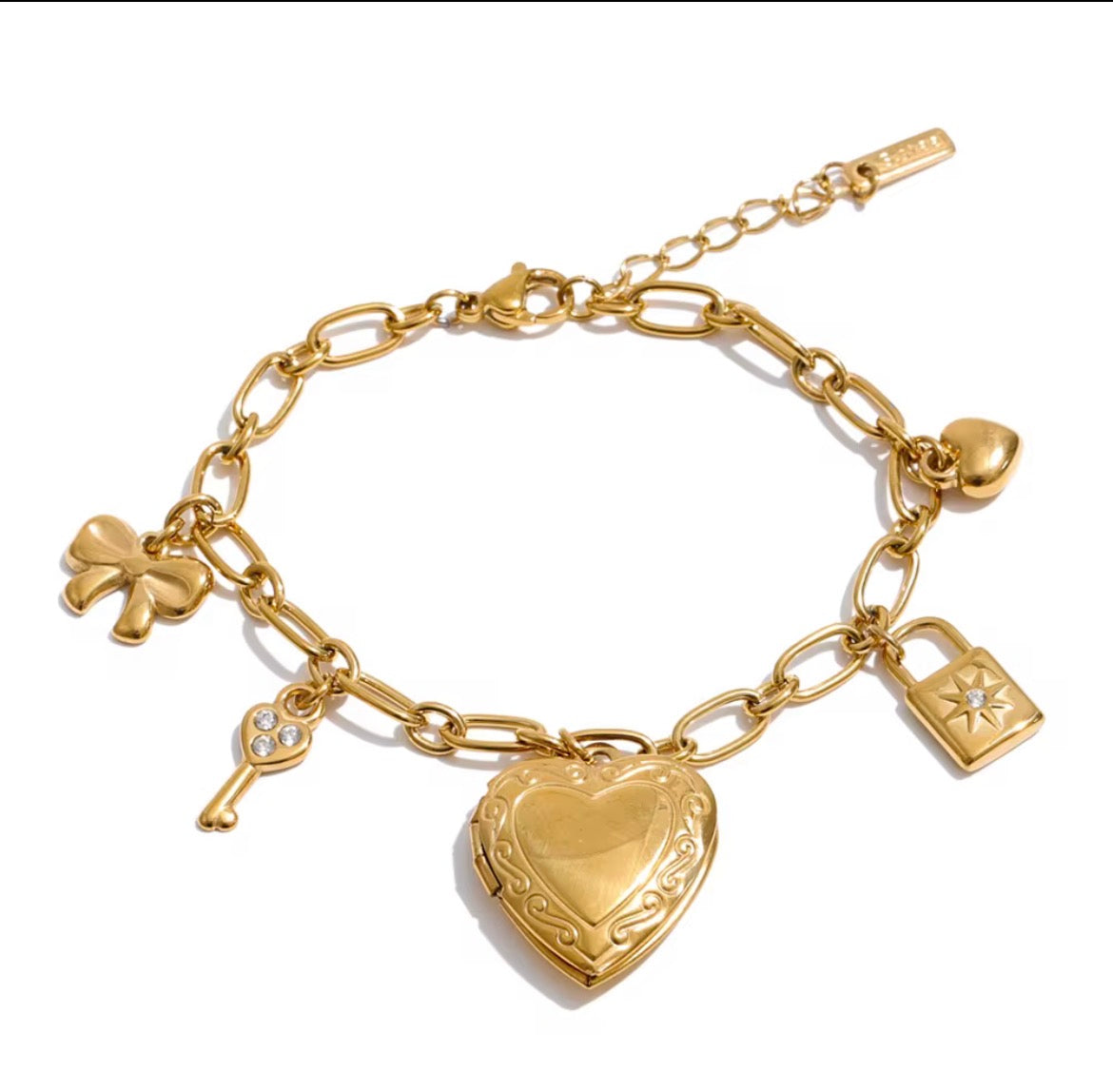 Corazón de la Suerte Locket