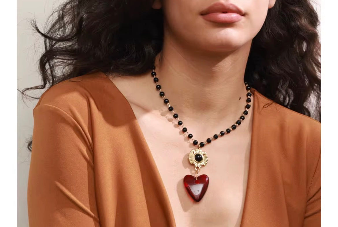 Corazón de Sangre Necklace